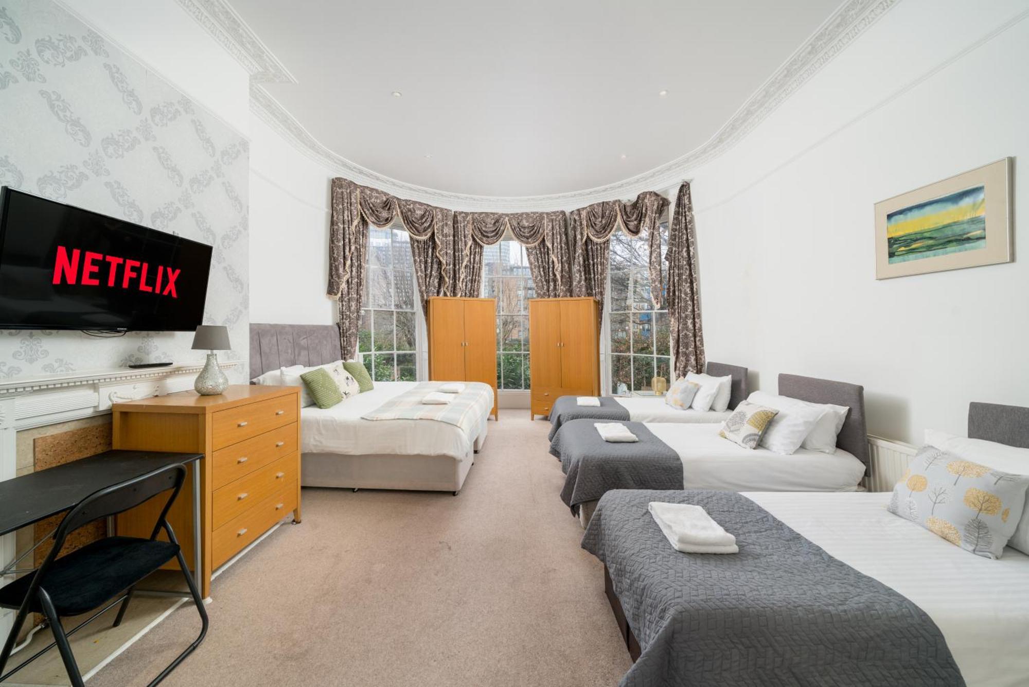 Apartment Space And Comfort, 5 Mins Walk To Tube Station, Shops Easy Access To Excel, O2 Arena And Airport, Free Parking *