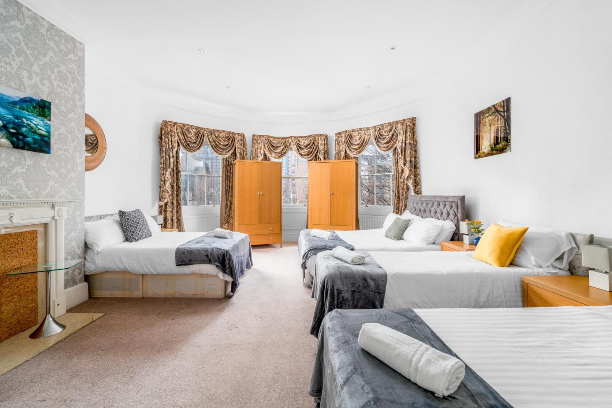 Space And Comfort, 5 Mins Walk To Tube Station, Shops Easy Access To Excel, O2 Arena And Airport, Free Parking London