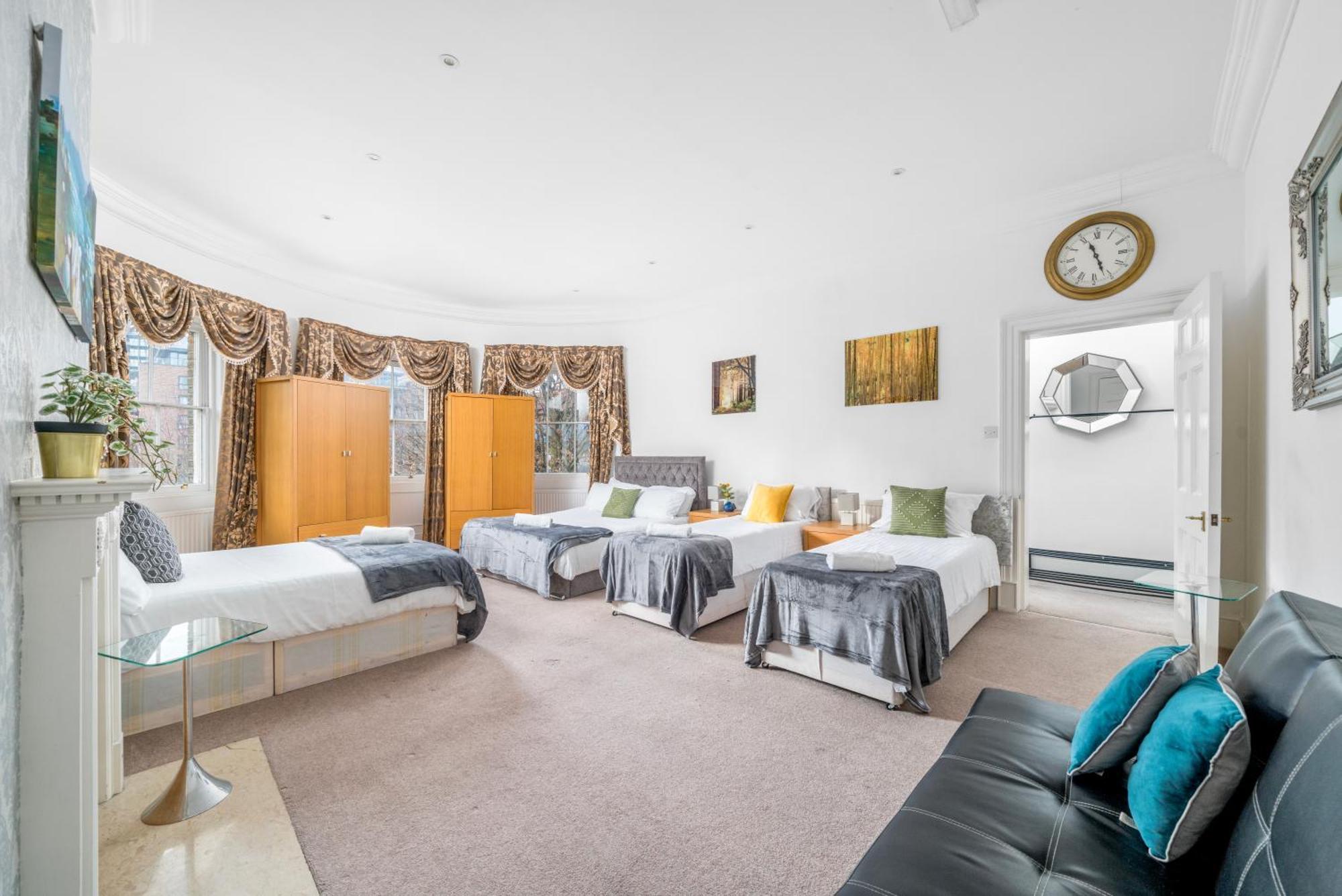Space And Comfort, 5 Mins Walk To Tube Station, Shops Easy Access To Excel, O2 Arena And Airport, Free Parking * London