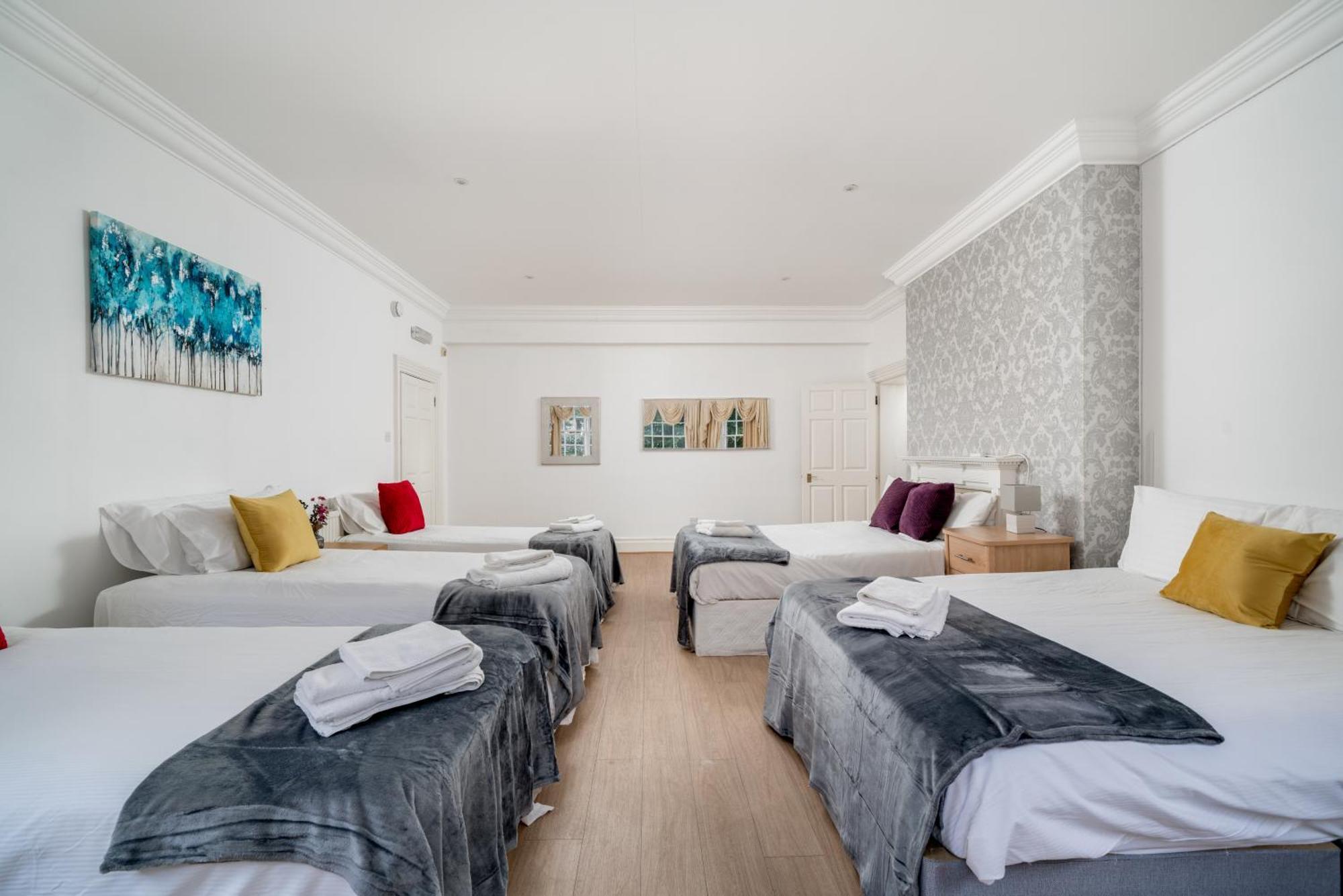 Space And Comfort, 5 Mins Walk To Tube Station, Shops Easy Access To Excel, O2 Arena And Airport, Free Parking