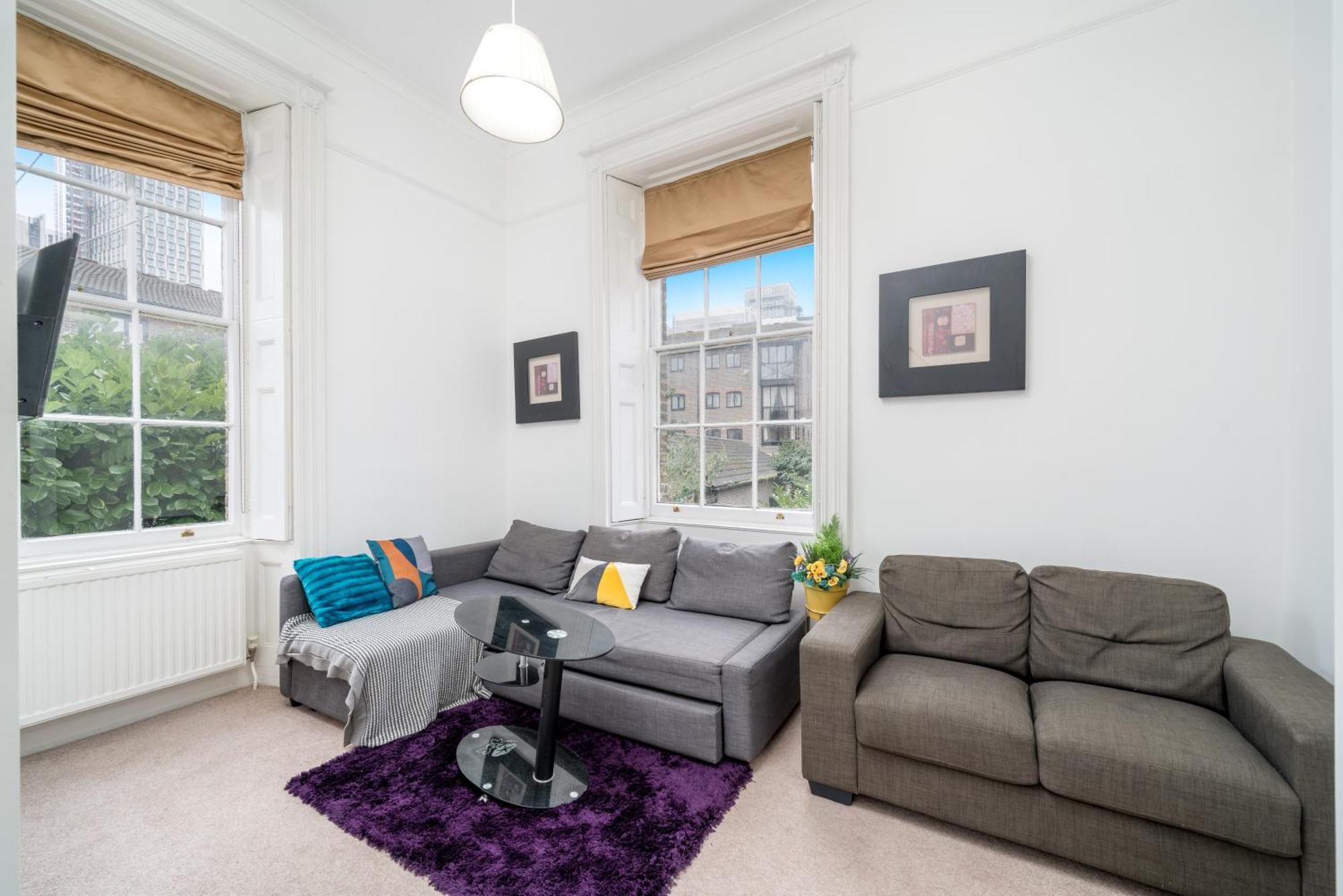 Space And Comfort, 5 Mins Walk To Tube Station, Shops Easy Access To Excel, O2 Arena And Airport, Free Parking